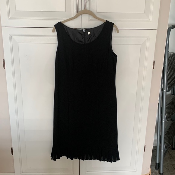 Dresses & Skirts - Dress